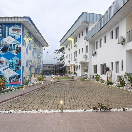 Hotel La Falaise Bonanjo Дуала Екстериор снимка