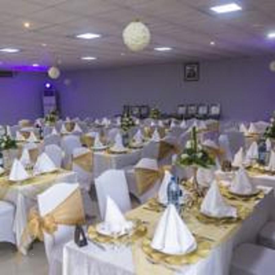 Hotel La Falaise Bonanjo Дуала Екстериор снимка