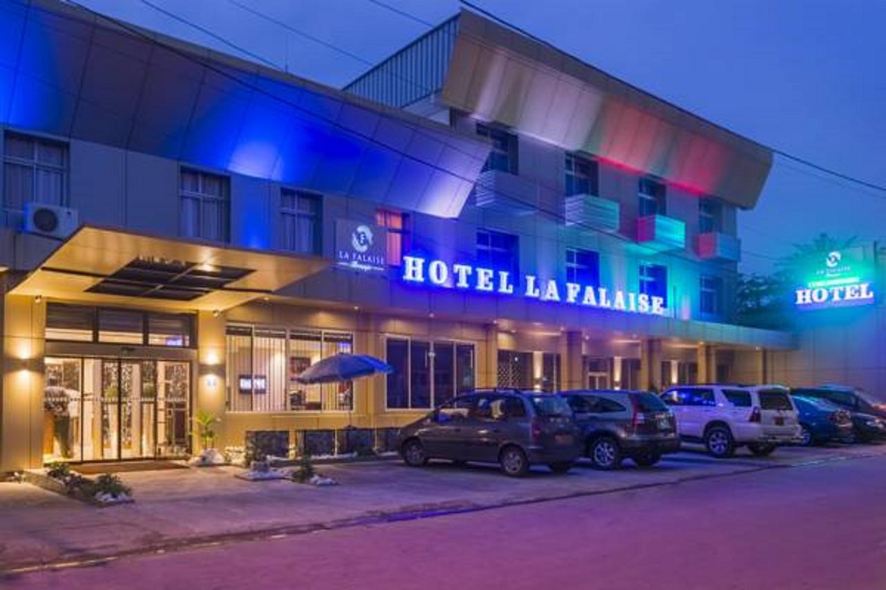 Hotel La Falaise Bonanjo Дуала Екстериор снимка