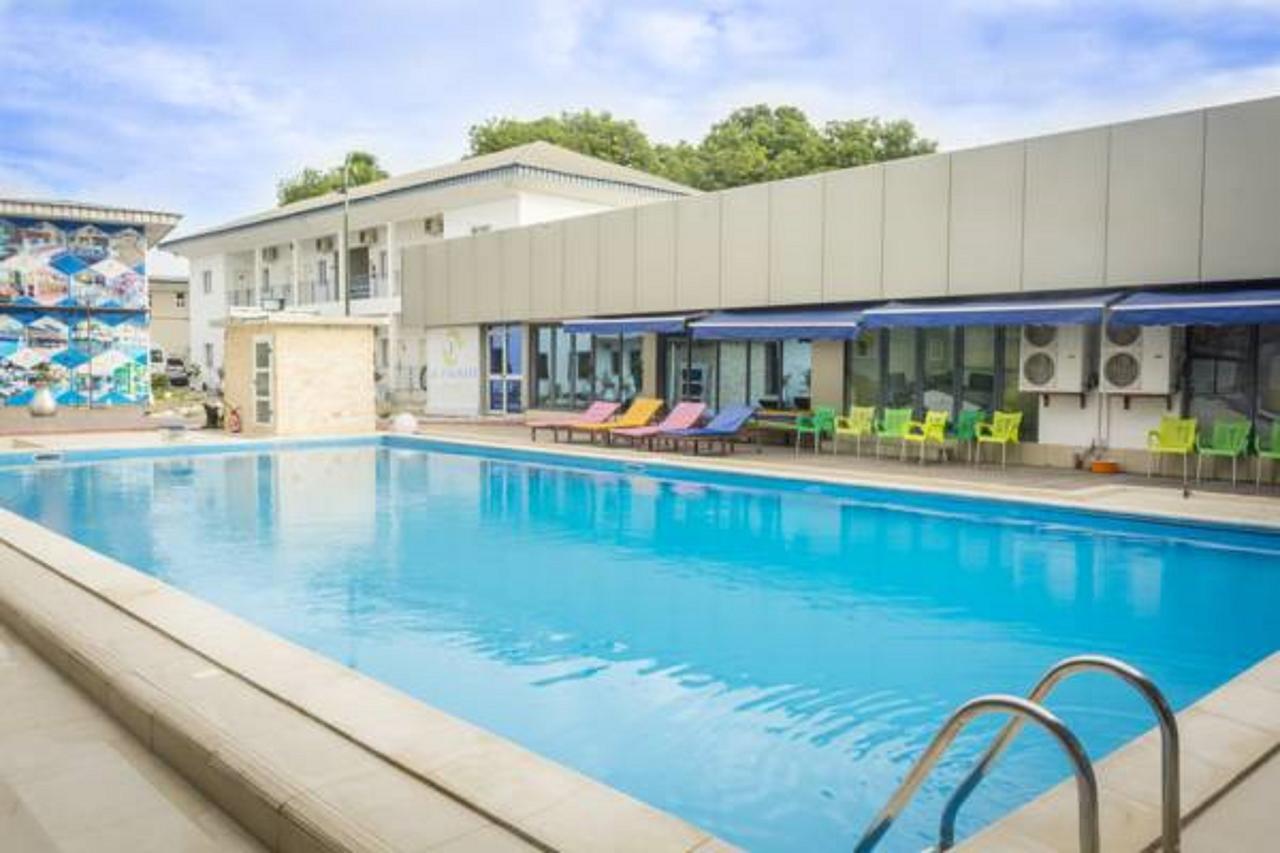 Hotel La Falaise Bonanjo Дуала Екстериор снимка