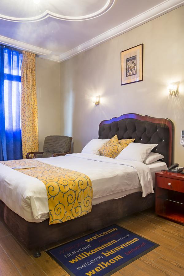 Hotel La Falaise Bonanjo Дуала Екстериор снимка
