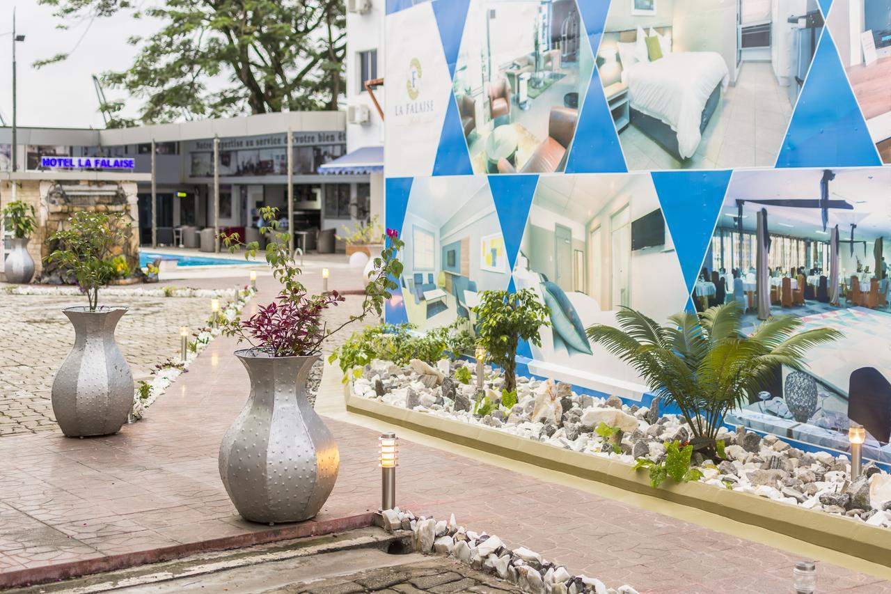 Hotel La Falaise Bonanjo Дуала Екстериор снимка