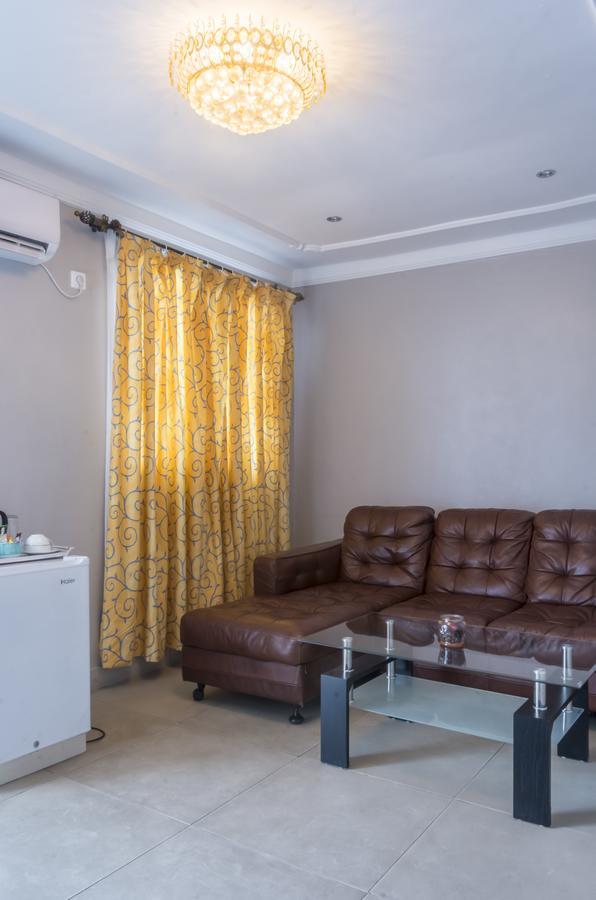 Hotel La Falaise Bonanjo Дуала Екстериор снимка