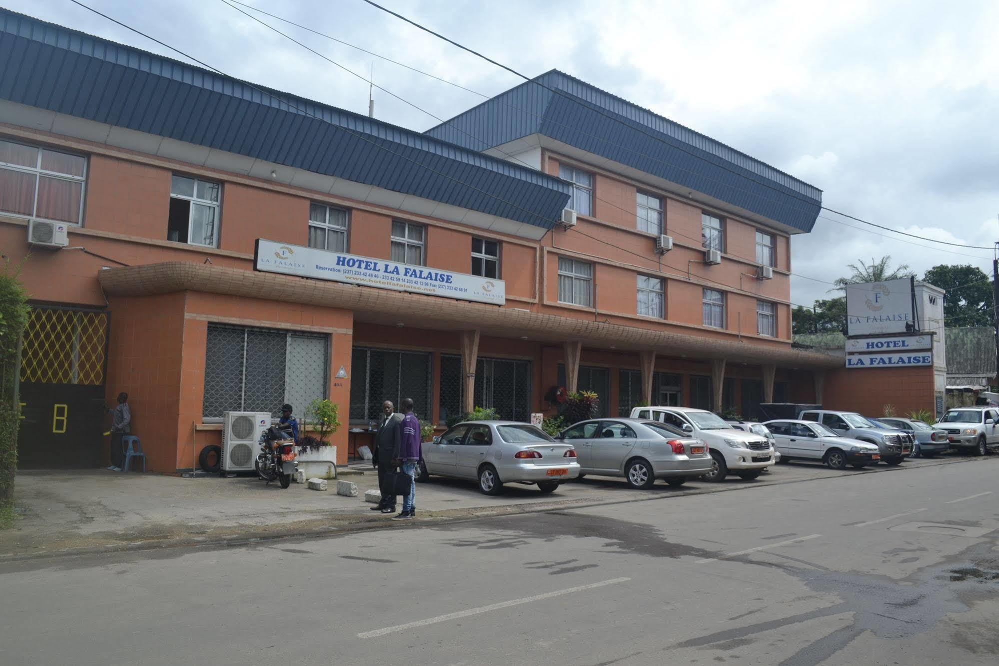 Hotel La Falaise Bonanjo Дуала Екстериор снимка
